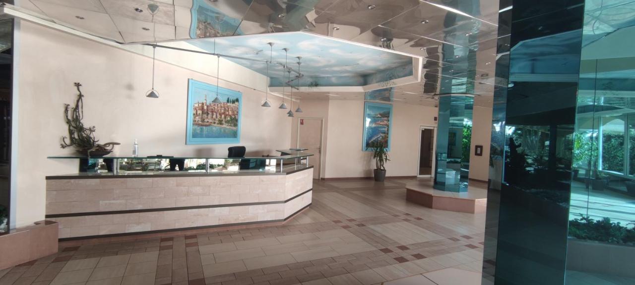 Exclusive Panoramic Sea View In Victoria Beach 芒通 外观 照片